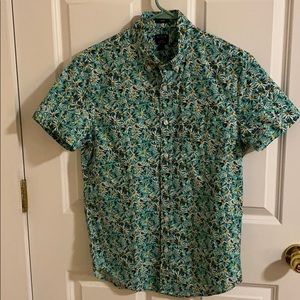 J Crew NWOT short sleeve button up shirt. Small